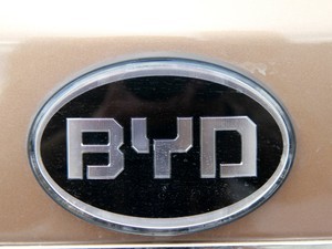 属于你的SUV 比亚迪S6诸暨科大优惠0.1万，轻松代办按揭